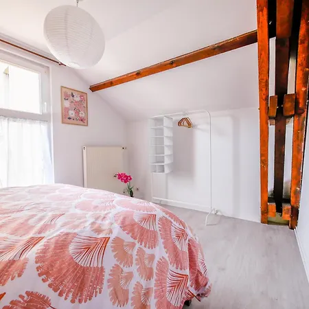 Cozy Family House 2 Bedrooms Free Parking Apartment *