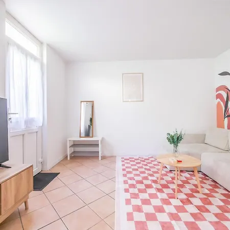 Cozy Family House 2 Bedrooms Free Parking *