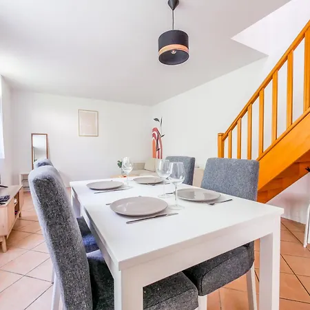 Cozy Family House 2 Bedrooms Free Parking דירה דיז'ון