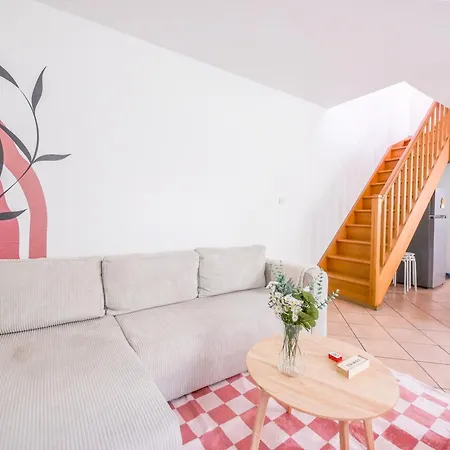 Apartment Cozy Family House 2 Bedrooms Free Parking *