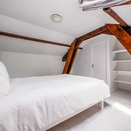 Cozy Family House 2 Bedrooms Free Parking Apartment